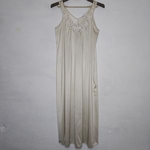 Vanity Fair Vtg Maxi Satin Butterfly Floral Embroidered Nightgown Gray-Beige Lrg